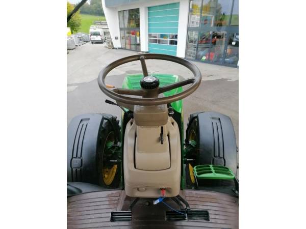  Трактор John Deere 7230R (2011)