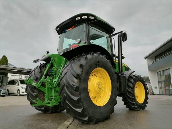  Трактор John Deere 7230R (2011)