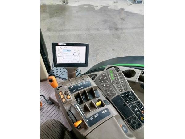 Трактор John Deere 7230R (2011)