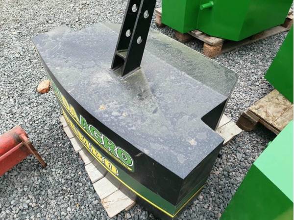 Противовес Tridaagro Dambo 700