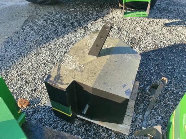 Противовес Tridaagro Dambo 700