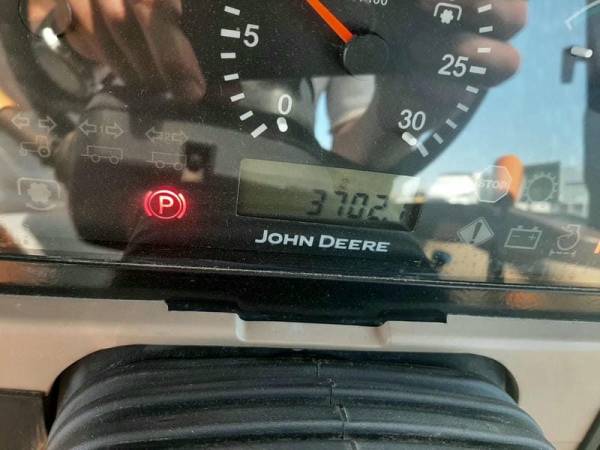 Трактор John Deere 6115D (2011)