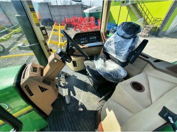 Трактор John Deere 8400 (1997)