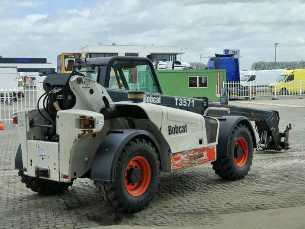 Навантажувач Bobcat T3571 (2006)