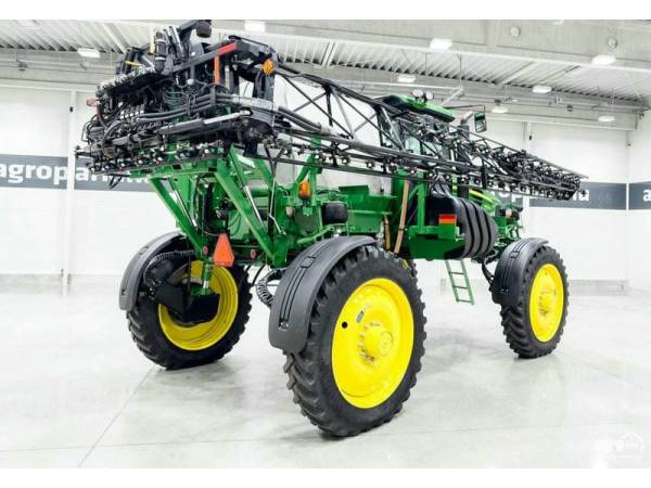 Самоходный опрыскиватель John Deere 4830 (2014)