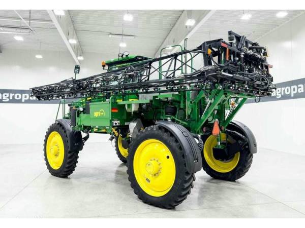 Самоходный опрыскиватель John Deere 4830 (2014)