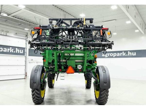 Самоходный опрыскиватель John Deere 4830 (2014)