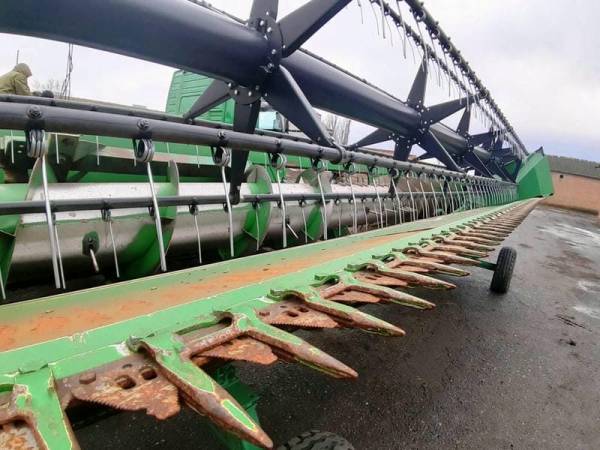 Жатка зернова John Deere 622R