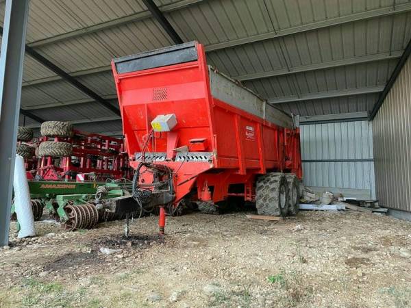 Розкидач добрив Brochard Constructeur240 BG-65ev