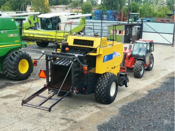 Прес-підбирач тюковий New Holland BB 980 (2007)