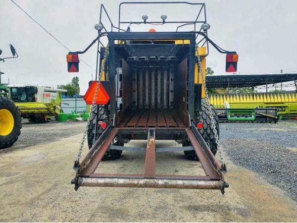 Прес-підбирач тюковий New Holland BB 980 (2007)