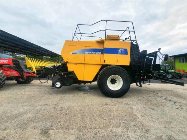 Прес-підбирач тюковий New Holland BB 980 (2007)