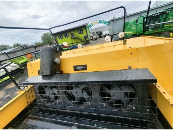 Прес-підбирач тюковий New Holland BB 980 (2007)