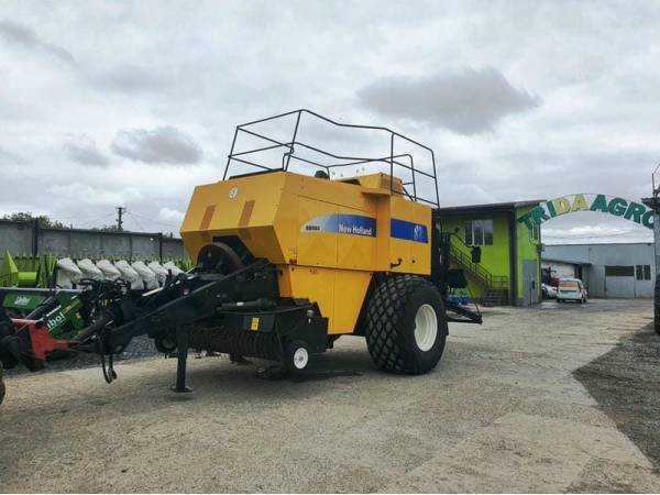 Прес-підбирач тюковий New Holland BB 980 (2007)