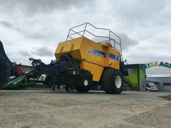 Прес-підбирач тюковий New Holland BB 980 (2007)