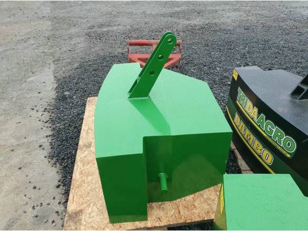 Противовес Tridaagro Dambo 700