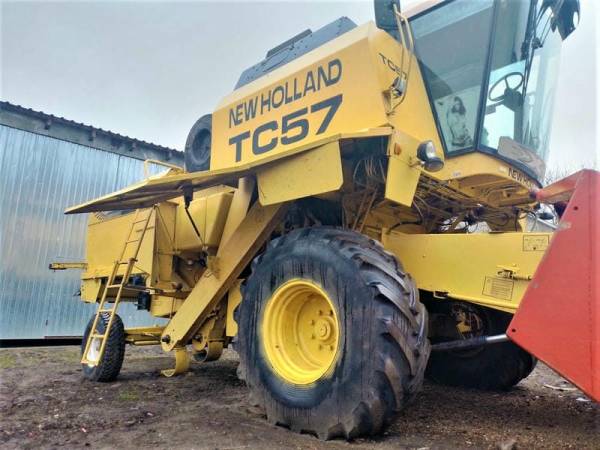 Комбайн New Holland TC 57 (1997)