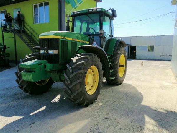 Трактор John Deere 7610 (2000)