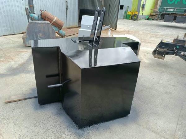 Противовес Tridaagro Dambo 1500