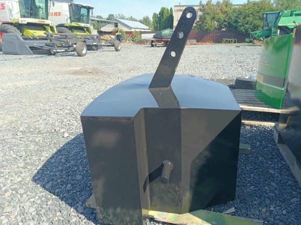 Противовес Tridaagro Dambo 700