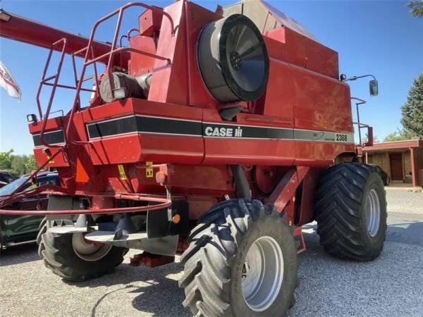Комбайн Case IH 2388 (2004)