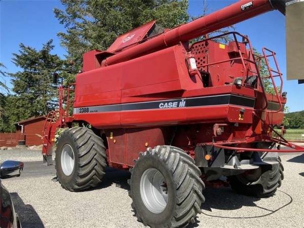 Комбайн Case IH 2388 (2004)