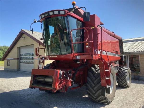 Комбайн Case IH 2388 (2004)