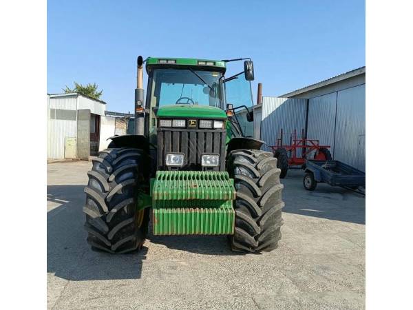 Трактор John Deere 8300 (2000)