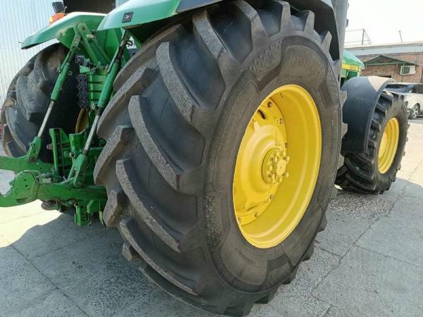 Трактор John Deere 8300 (2000)