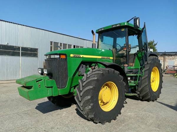 Трактор John Deere 8300 (2000)