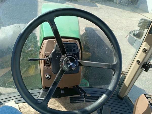 Трактор John Deere 8300 (2000)