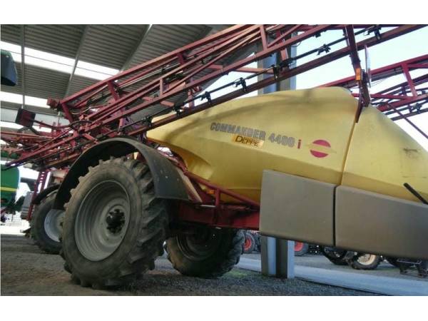 Прицепной опрыскиватель Hardi Commander 4400i (2006)