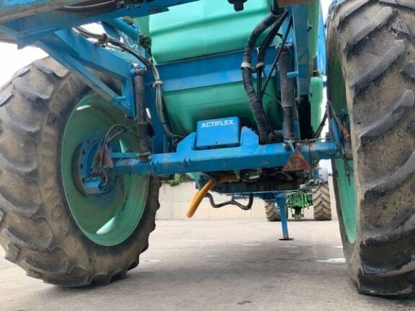Причіпний обприскувач  Berthoud Racer EX-S 3200L (2004)