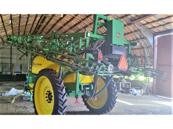 Прицепной опрыскиватель John Deere M732 (2018)
