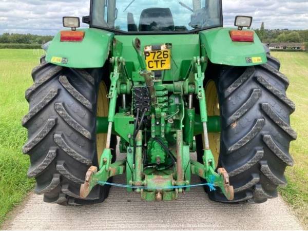 Трактор John Deere 8200 (1996)