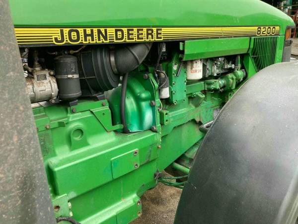Трактор John Deere 8200 (1996)