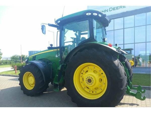 Трактор John Deere 8335 R