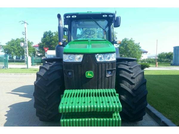 Трактор John Deere 8335 R