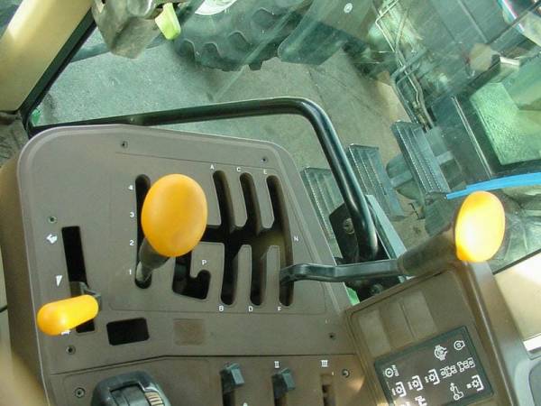 Трактор John Deere 6310 (2000)