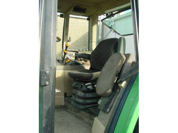 Трактор John Deere 6310 (2000)