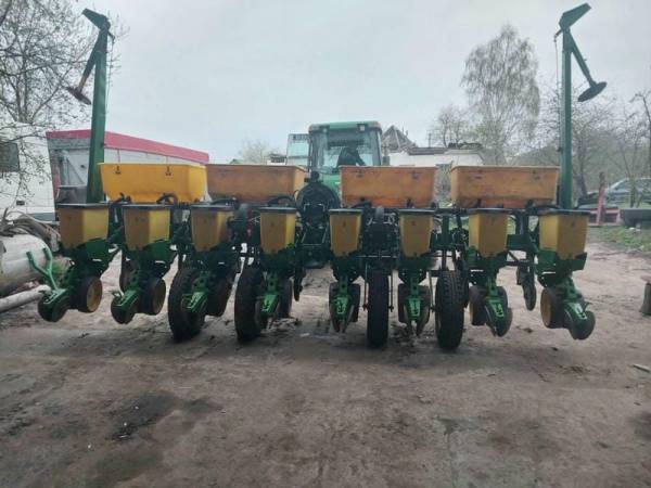 Сеялка точного высева John Deere 7000