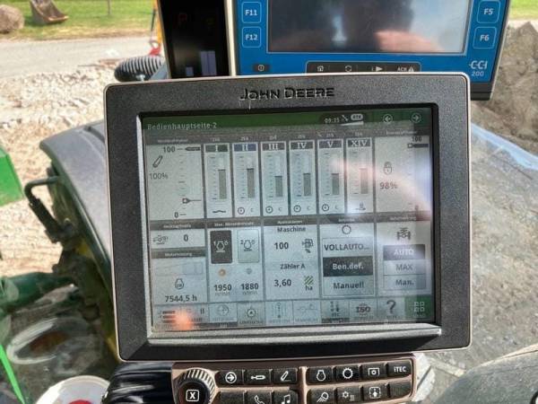 Трактор John Deere 8400R (2017)