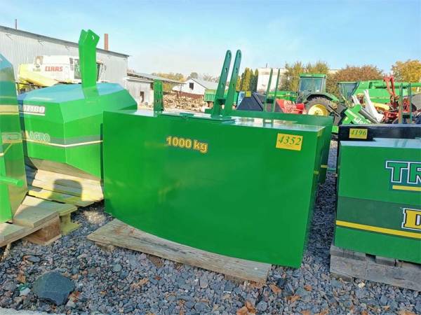 Противовес Tridaagro Dambo 1000 с ящиком для хранения инструментов (2023)