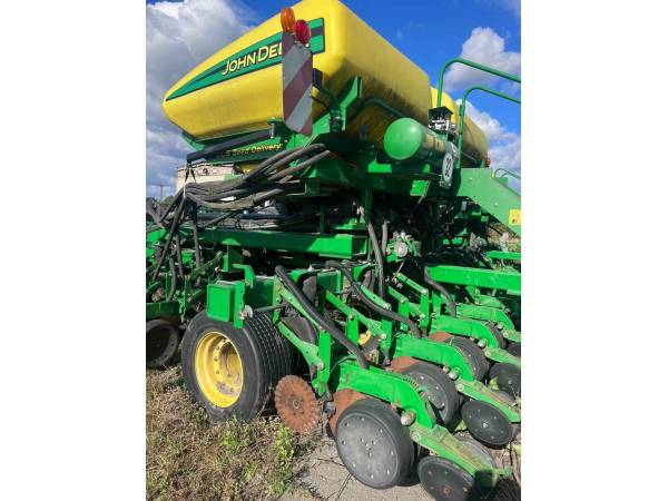 Сеялка точного высева John Deere DB 55 (2015)