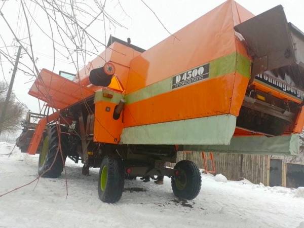 Комбайн Dronningborg D4500  (1986)