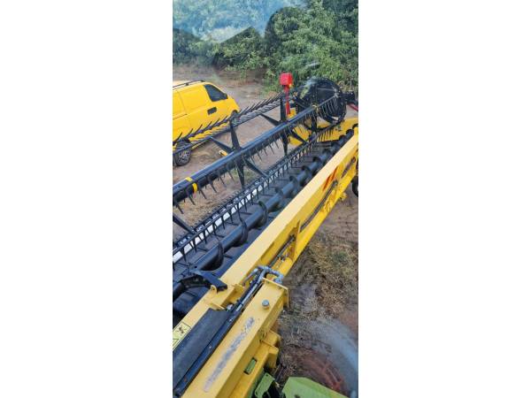 Жатка зернова стрічкова New Holland 880CF-40 Superflex  (2018)