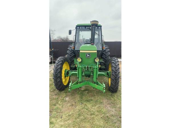 Трактор John Deere 2650 (1992)