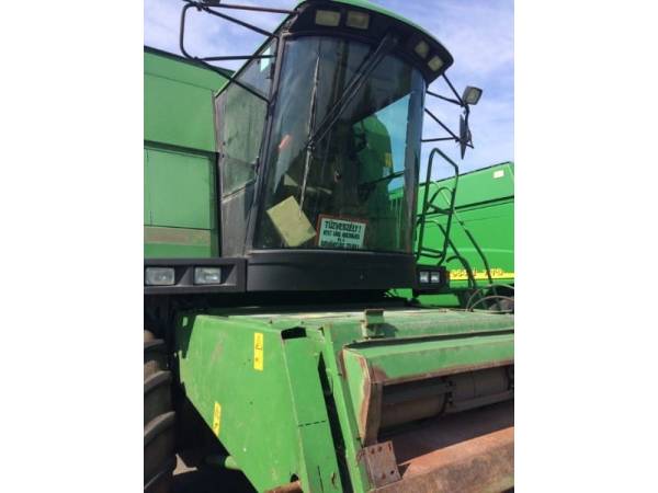 Комбайн John Deere 2264 (2001)