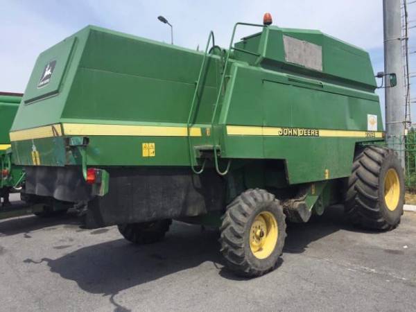 Комбайн John Deere 2264 (2001)