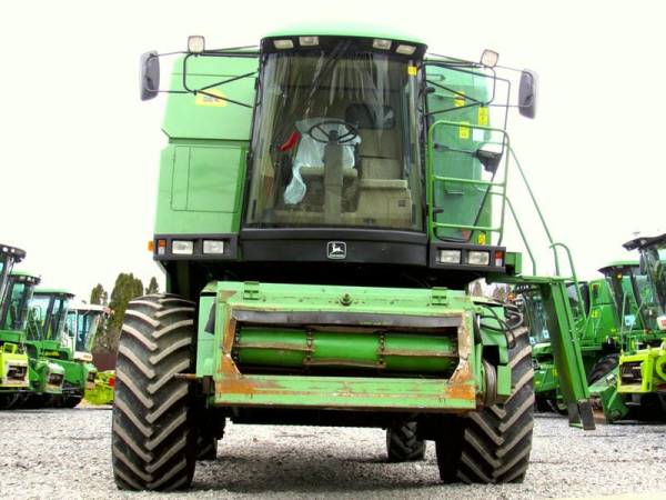 Комбайн John Deere 2264 (2000)